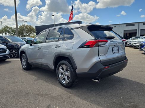 Used 2025 Toyota RAV4 XLE image 6