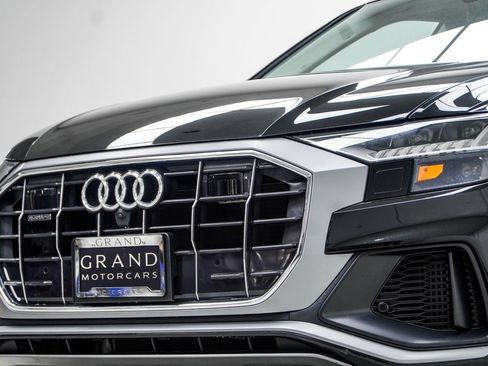 Used 2023 Audi Q8 Premium Plus AWD/4WD image 2