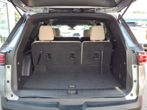 Used 2023 Chevrolet Traverse LS AWD/4WD image 18