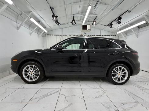 Certified 2023 Porsche Cayenne AWD/4WD image 15