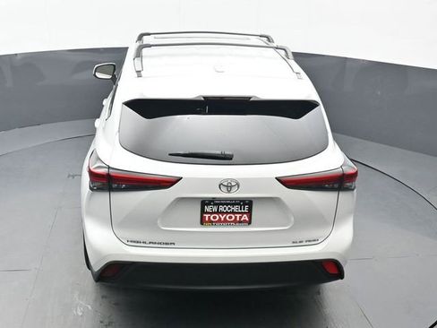 Certified 2023 Toyota Highlander XLE image 50