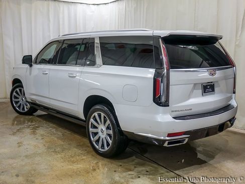 Certified 2023 Cadillac Escalade ESV Premium Luxury Platinum w/ Heavy-Duty Trailer Package image 7