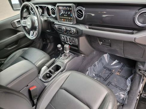 Certified 2022 Jeep Wrangler Unlimited Sahara AWD/4WD image 25