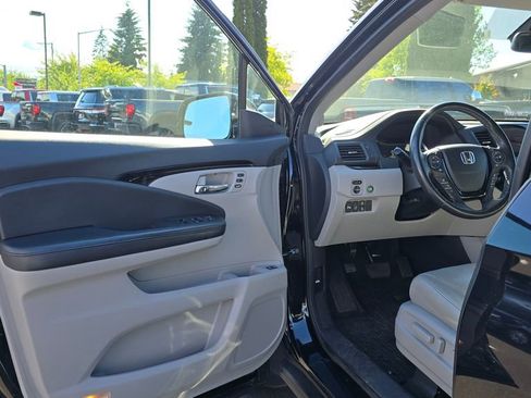 Used 2017 Honda Pilot Elite image 60