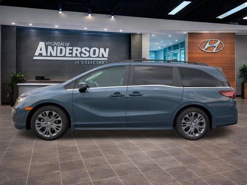 Used 2025 Honda Odyssey Touring image 4