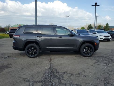 New 2026 Jeep Grand Cherokee L Limited AWD/4WD image 8