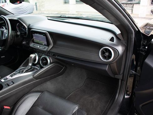 Used 2016 Chevrolet Camaro LT image 39