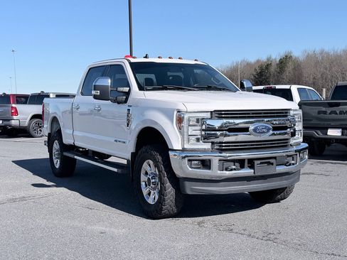 Used 2019 Ford F350 Lariat w/ Lariat Ultimate Package image 2