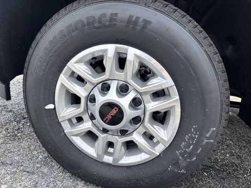 New 2026 GMC Sierra 2500 Pro AWD/4WD image 8