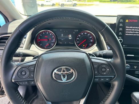 Used 2023 Toyota Camry XSE FWD image 9