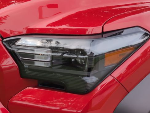 Certified 2025 Toyota 4Runner SR5 AWD/4WD image 6