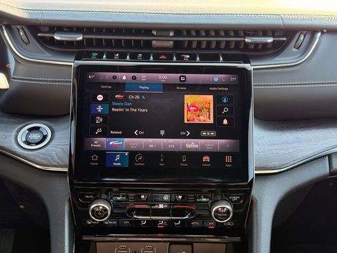 Used 2023 Jeep Grand Cherokee Overland w/ Luxury Tech Group IV image 17