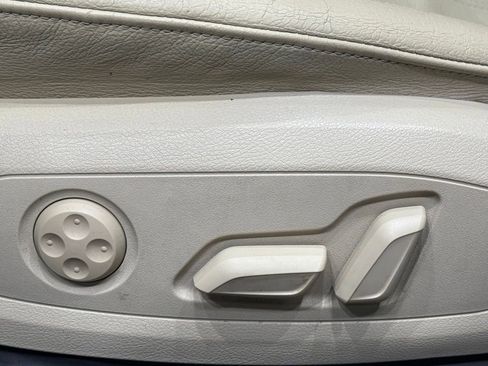 Used 2017 Audi A4 2.0T Premium Plus w/ Premium Plus Package image 19