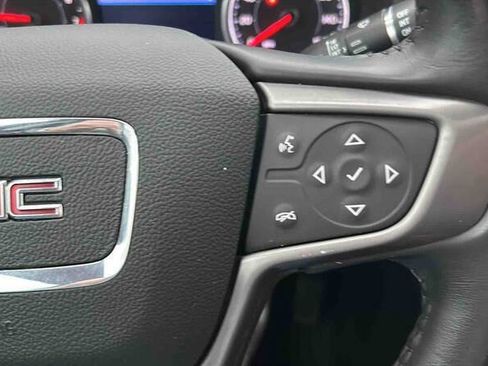 Used 2021 GMC Acadia AT4 image 32