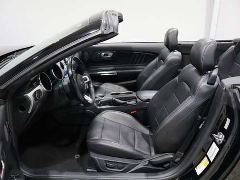 Used 2023 Ford Mustang Premium image 16