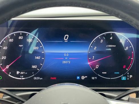 Used 2024 Mercedes-Benz C 300 Sedan image 2
