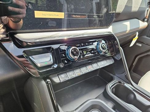 New 2026 GMC Sierra 3500 AT4 w/ AT4 Premium Plus Package AWD/4WD image 32