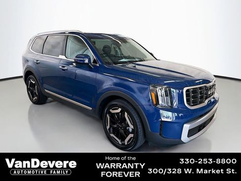 Used 2023 Kia Telluride S w/ S Sunroof Package FWD image 1