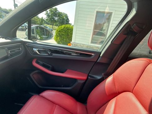 Used 2021 Porsche Macan S AWD/4WD image 56