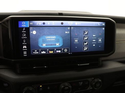 Used 2024 Jeep Wrangler Unlimited image 21