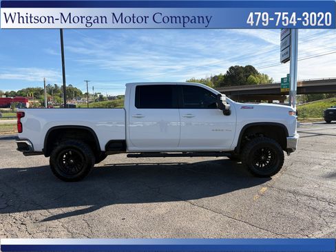 Used 2022 Chevrolet Silverado 2500 LT w/ Convenience Package image 5