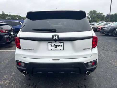 Used 2025 Honda Passport EX-L image 4