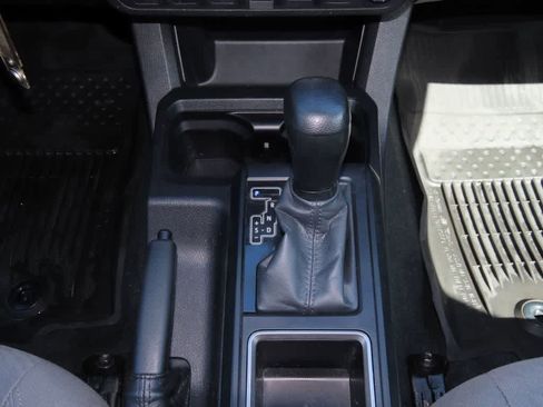 Used 2023 Toyota Tacoma SR AWD/4WD image 22