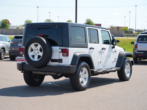 Used 2016 Jeep Wrangler Unlimited Sport w/ Quick Order Package 24S AWD/4WD image 3