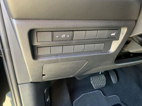 New 2025 Mitsubishi Outlander SE image 14