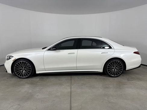 Used 2022 Mercedes-Benz S 580 4MATIC Sedan image 2