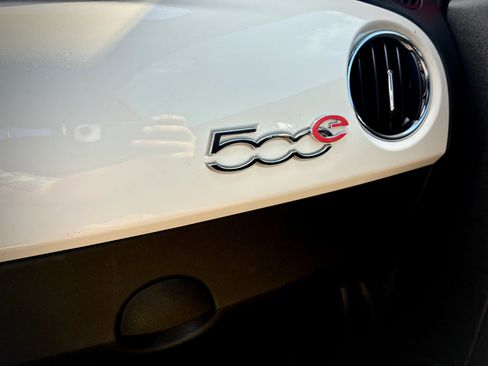 Used 2018 FIAT 500 e FWD image 44
