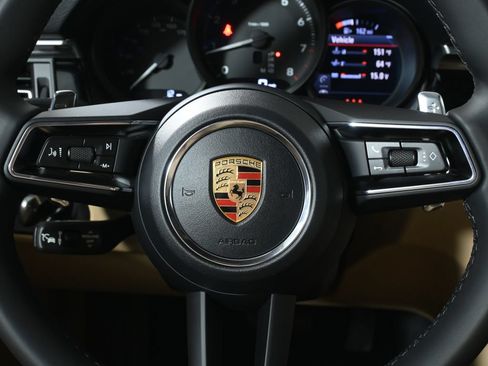 Used 2026 Porsche Macan AWD/4WD image 19