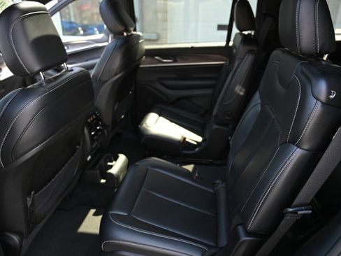 Used 2024 Jeep Grand Cherokee L Limited w/ Luxury Tech Group II image 20