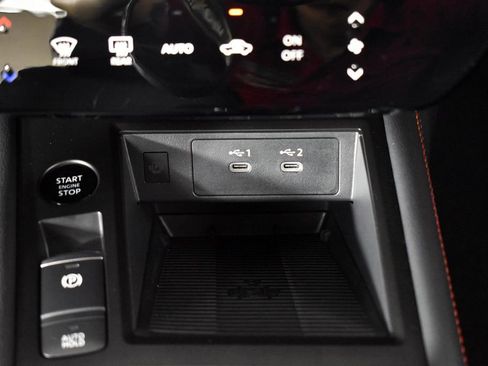 Used 2025 Nissan Kicks SR image 40