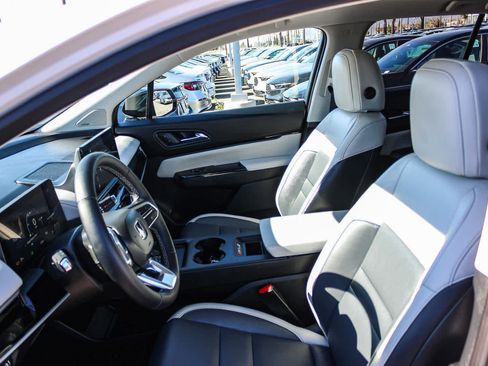 Certified 2025 Honda Prologue Touring image 17