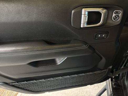 Used 2021 Jeep Gladiator Overland w/ Popular Equipment Package image 20