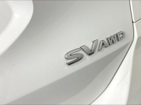Used 2017 Nissan Rogue SV AWD/4WD image 24