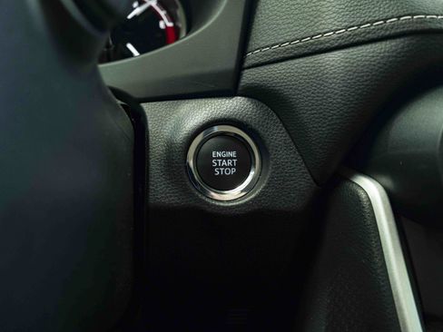Used 2025 Toyota RAV4 XLE FWD image 25