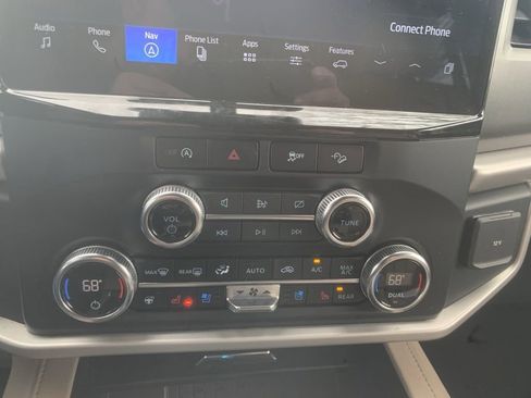 Used 2024 Ford Expedition Max XLT image 20