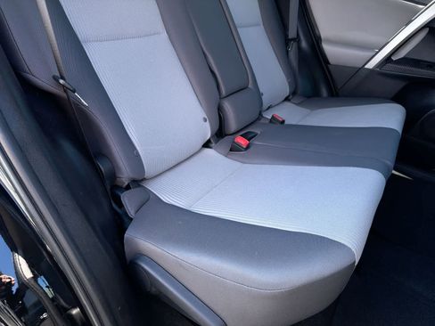 Used 2015 Toyota RAV4 LE AWD/4WD image 21