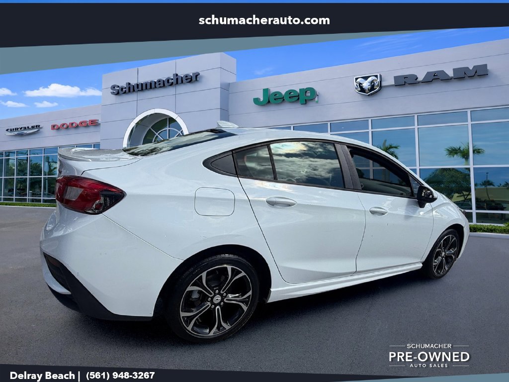 Used 2019 Chevrolet Cruze LT w/ RS Package FWD image 7
