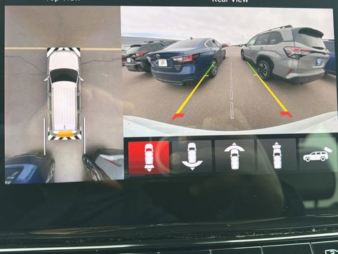 Used 2025 Jeep Wagoneer L Series III image 27