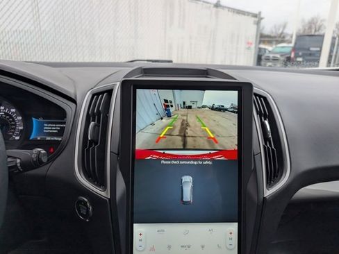Used 2023 Ford Edge SEL image 16