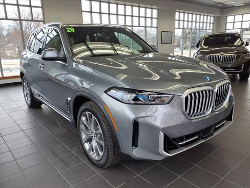 New 2026 BMW X5 xDrive50e image 1