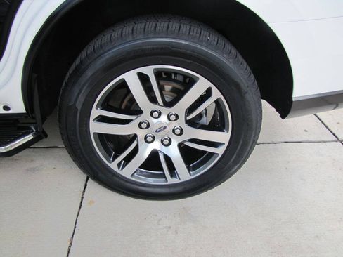 Used 2022 Ford Expedition XLT RWD image 33