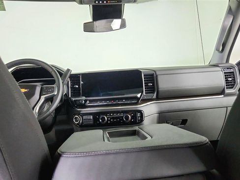 Used 2026 Chevrolet Silverado 1500 LT AWD/4WD image 13