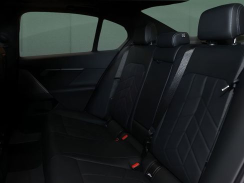 Used 2024 BMW 530i image 12