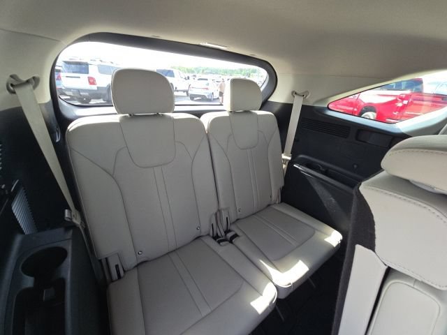 Used 2024 Kia Sorento S w/ Panoramic Sunroof Package FWD image 16