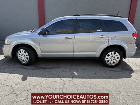 Used 2020 Dodge Journey SE FWD image 2