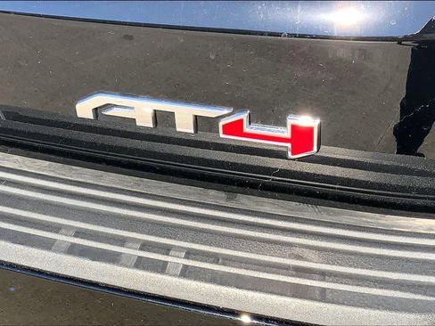 Used 2025 GMC Yukon XL AT4 w/ AT4 Premium Plus Package image 10